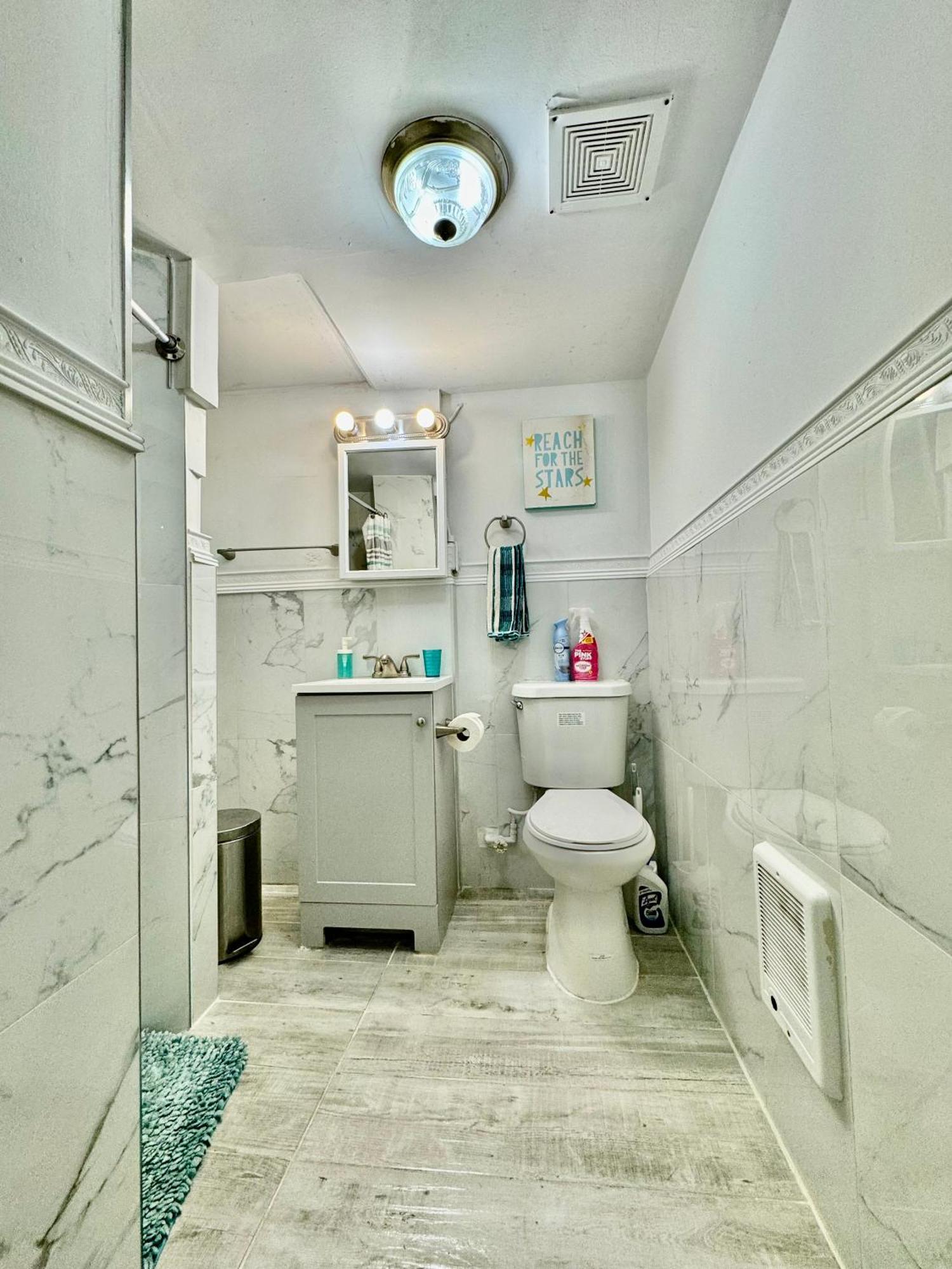 Tiny Private Room On The 1St Floor With Shared Bathroom Near Seatac Airport And Downtown Seattle Exteriér fotografie