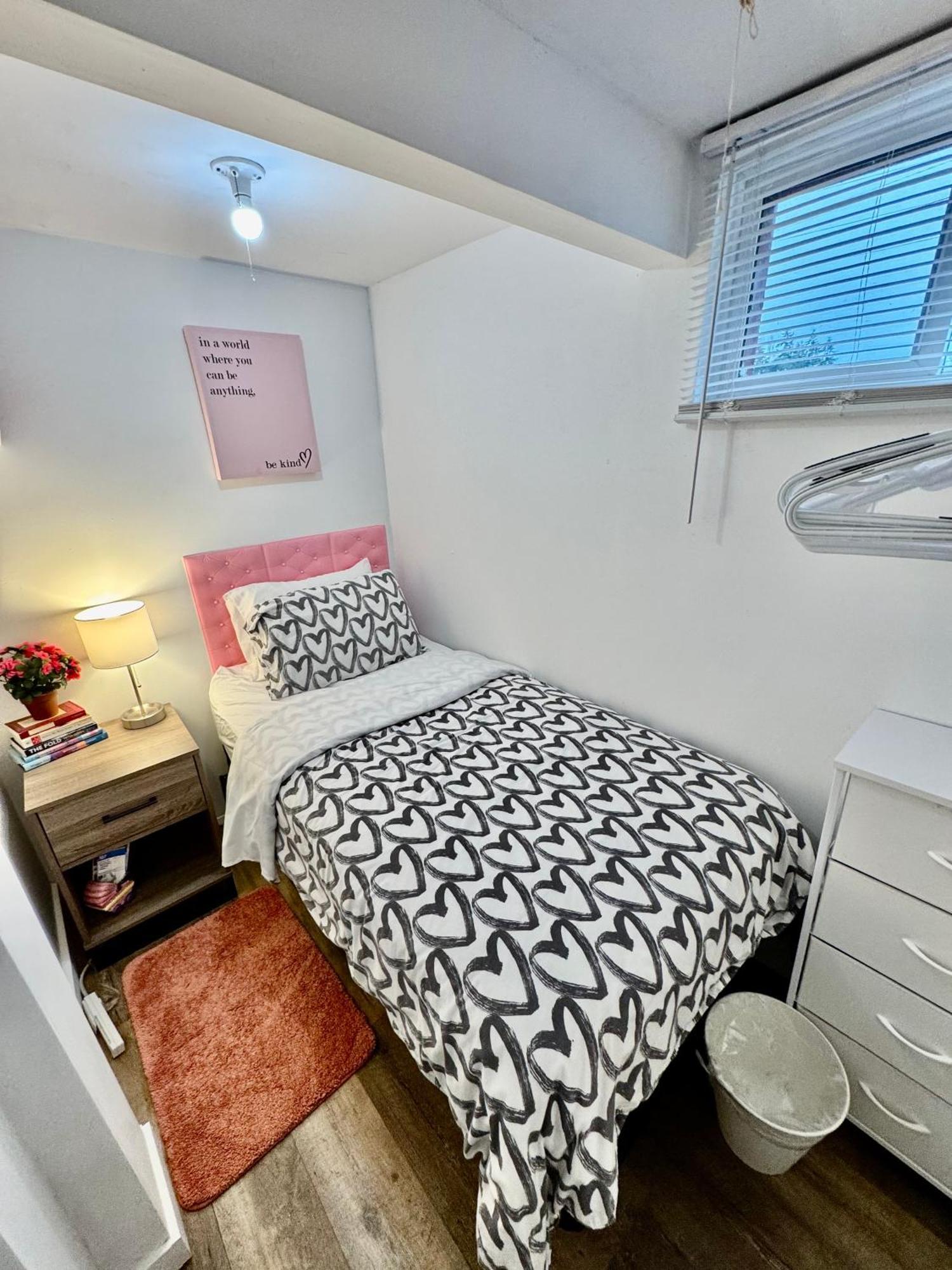 Tiny Private Room On The 1St Floor With Shared Bathroom Near Seatac Airport And Downtown Seattle Exteriér fotografie
